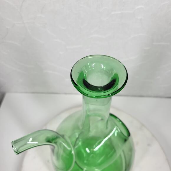 Vintage Hand Blown Italian Wine Decanter Green with Ice Chamber & Raffia Stopper - Picture 9 of 16